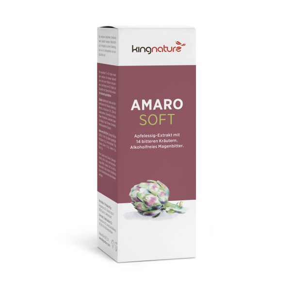 AmaroSoft_Box_v1.0_Front_De Eine Schachtel Amaro Soft, ein bitterer Apfelessig-Extrakt mit 14 Kräutern. Auf der Vorderseite sind der Produktname, eine deutsche Beschreibung und die Abbildung einer Artischocke abgebildet.
