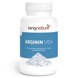 L-Arginin-Vida_v2.1-Front Eine weiße Flasche mit der Aufschrift „Arginin Vida“ mit blauem Akzent, deutschem Text und dem Bild eines weißen Pulvers. Ideal für alle, die L-Arginin kaufen möchten – ein beliebtes Nahrungsergänzungsmittel.